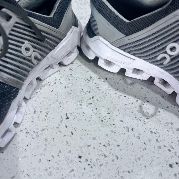 ON Running Gray Sneakers Mens Size 8.5 Grey Black - Picture 3 of 11